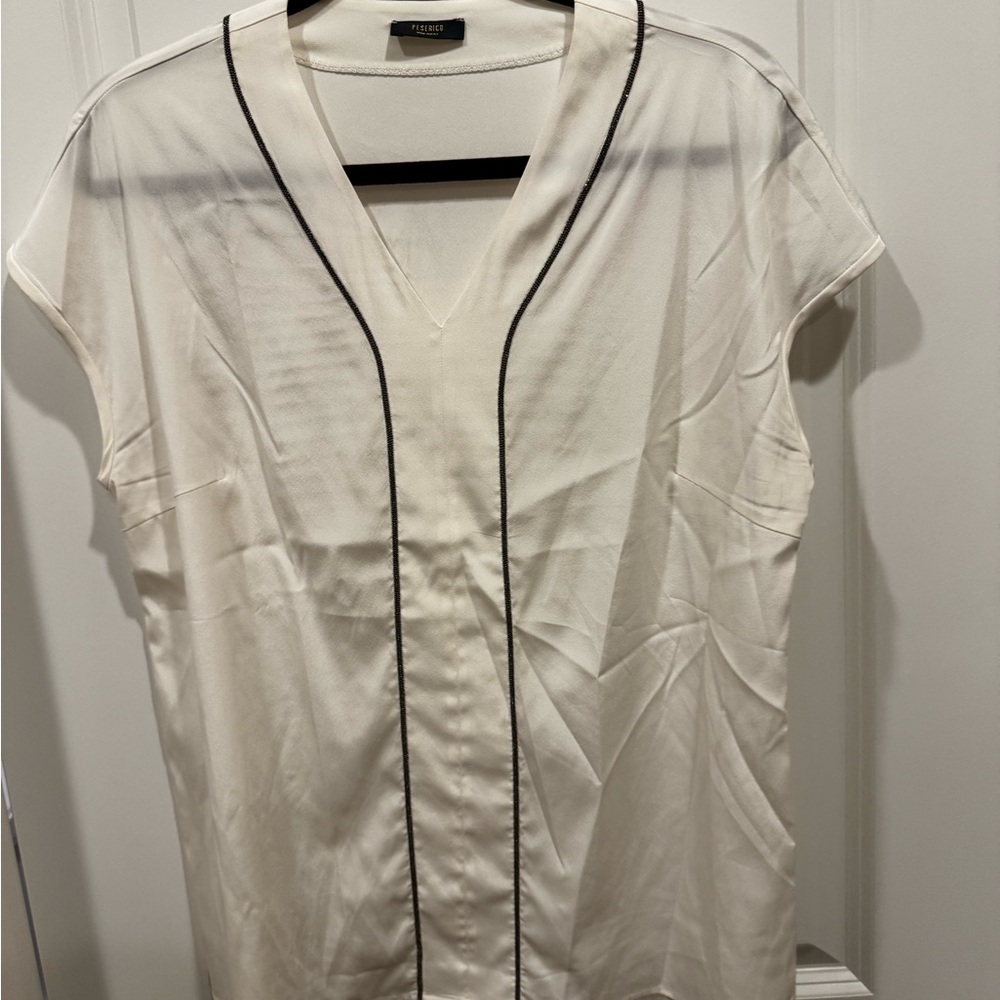 Peserico Cream V-Neck Top with Gunmetal Trim